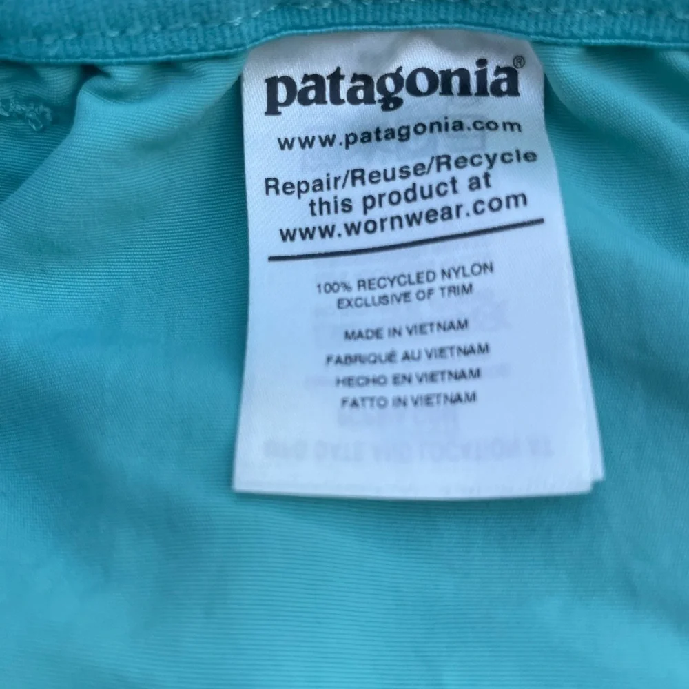 Patagonia Kid's Baggies Unlined Shorts Size XL
